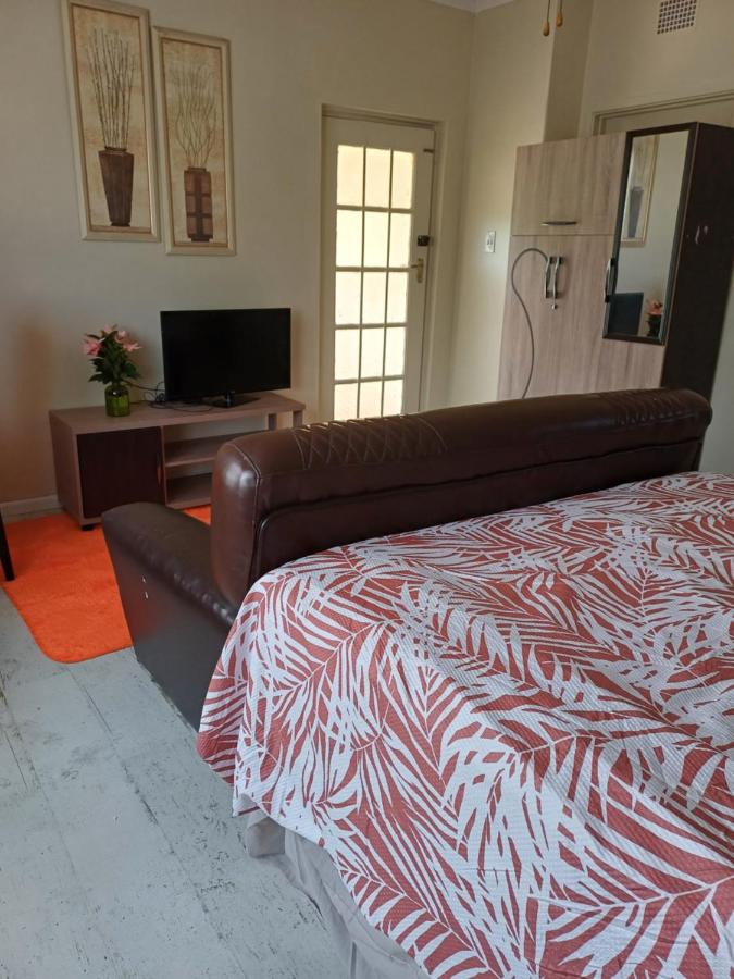 B&B Germiston - Serene at 5 on Cologne - Bed and Breakfast Germiston