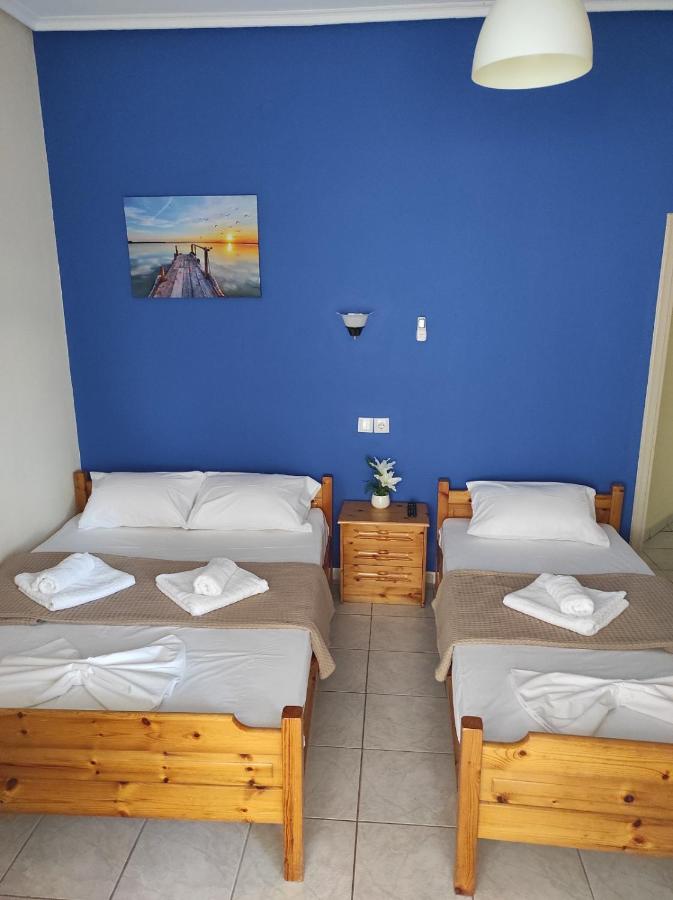 Light Blue Paralia Apartments - B&B
