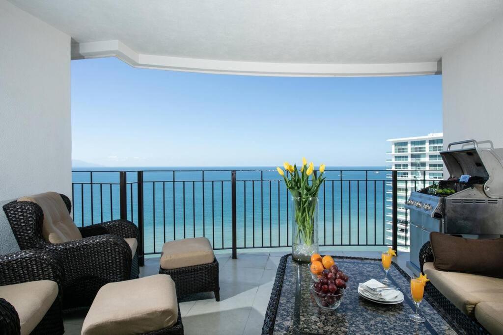 Grand Venetian Beachfront Condo - B&B Puerto Vallarta