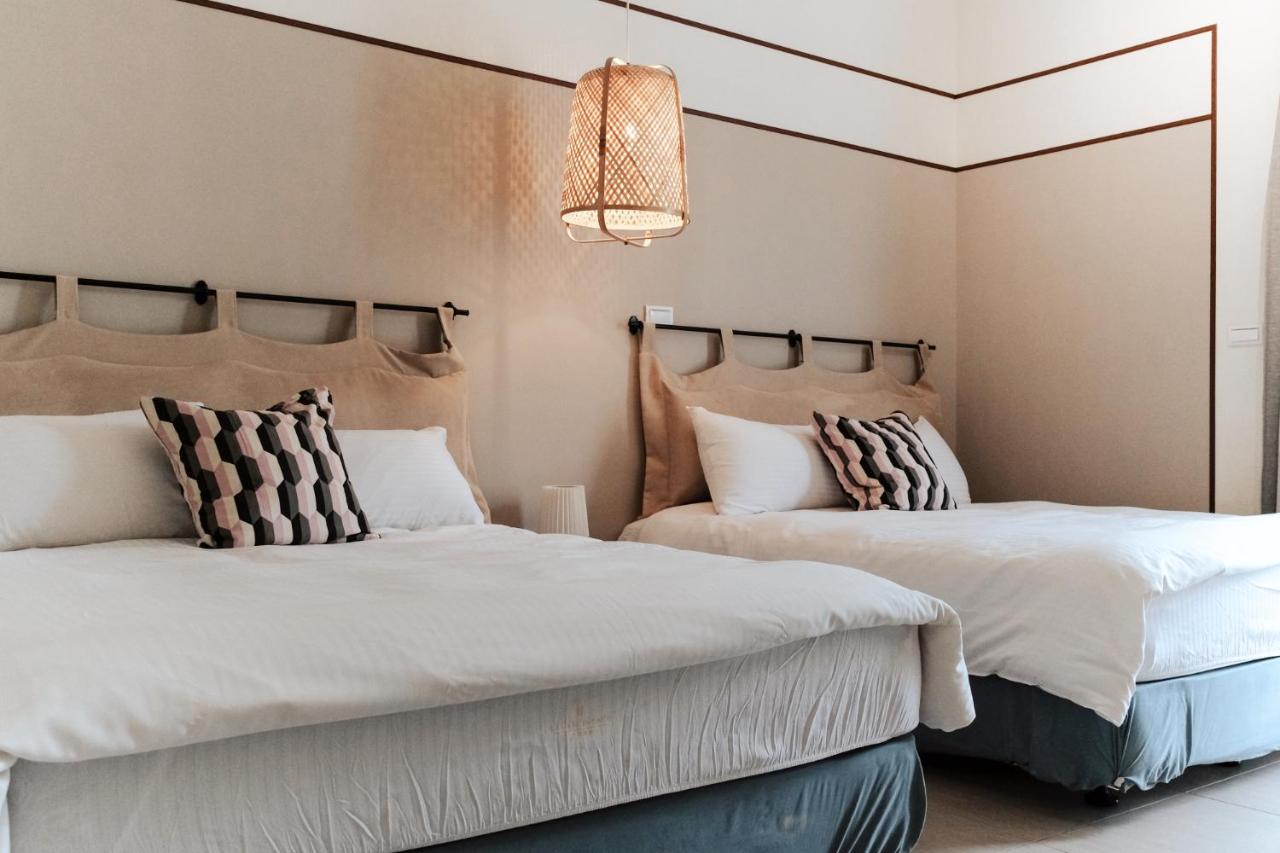 Vierbettzimmer mit Badewanne