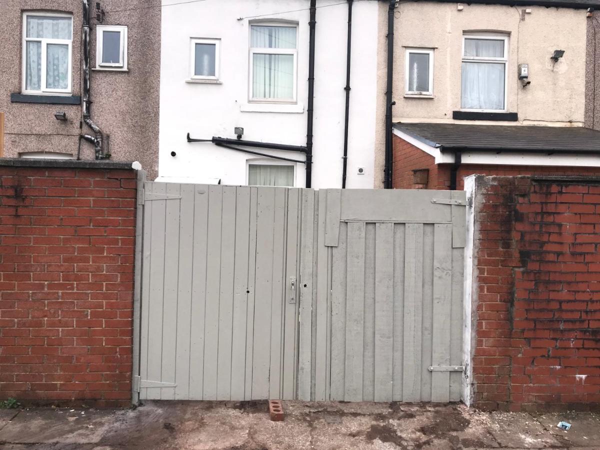 Newly renovated 3 Ensuite bedroom house in bury, 5 people - Chambres d’hôtes Bury