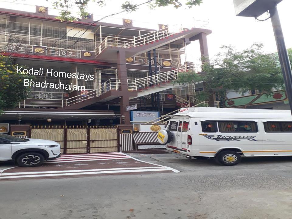Kodali Homestays - B&B