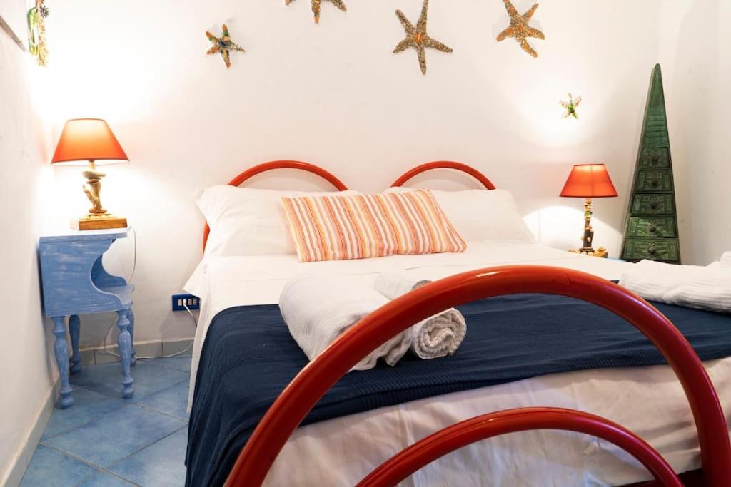 Bello, comodo e con vista mare. - B&B Ponza