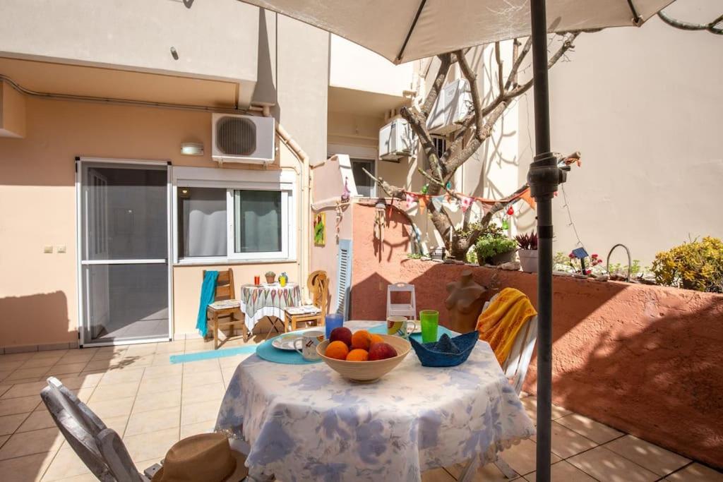 Backyard Art Studio - B&B