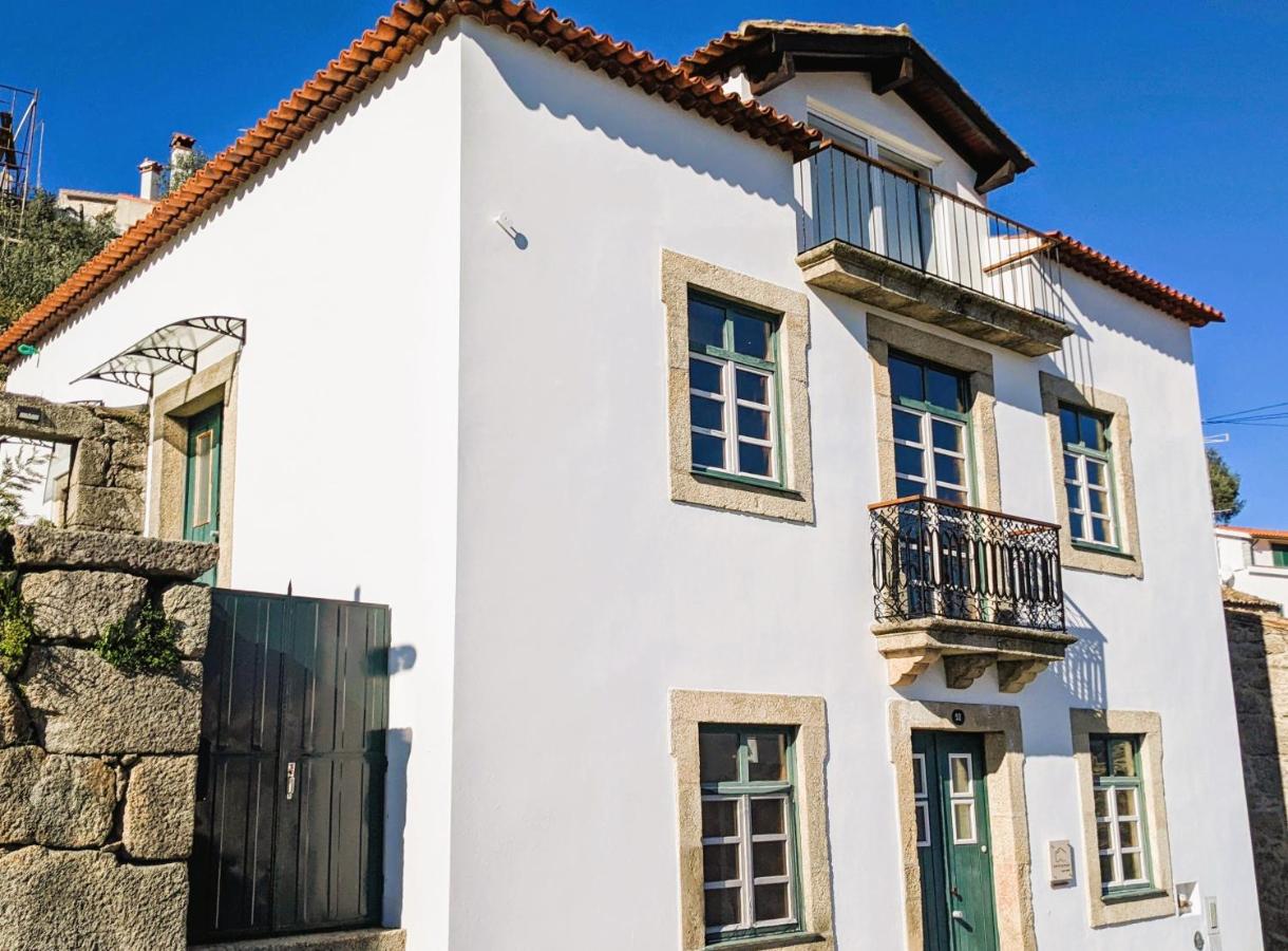 Lagarto Pintado Casa n'Aldeia - Bed and Breakfast