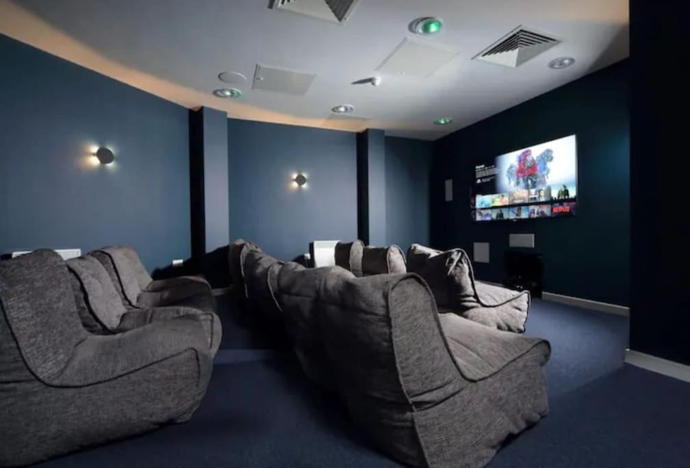 HNFC Stays - Ocean Central Newcastle Studio w/ Free parking + Gym - Bed and Breakfast