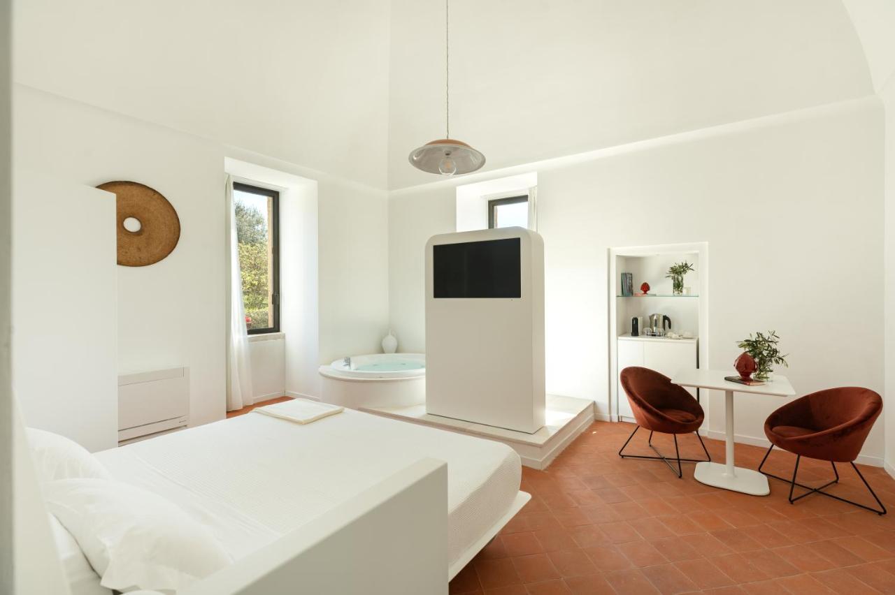Suite with Hot Tub