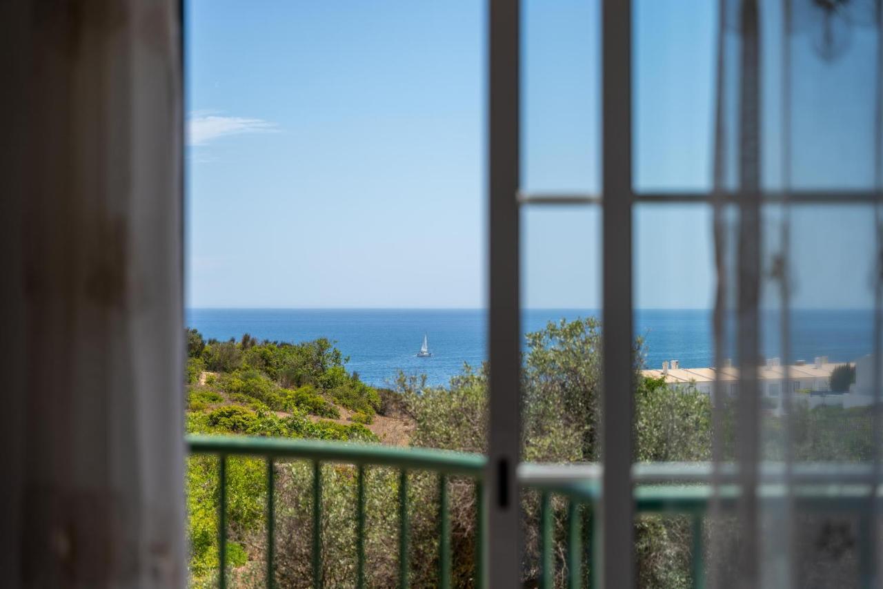 Paz e Vista Mar with Pool & WiFi - B&B