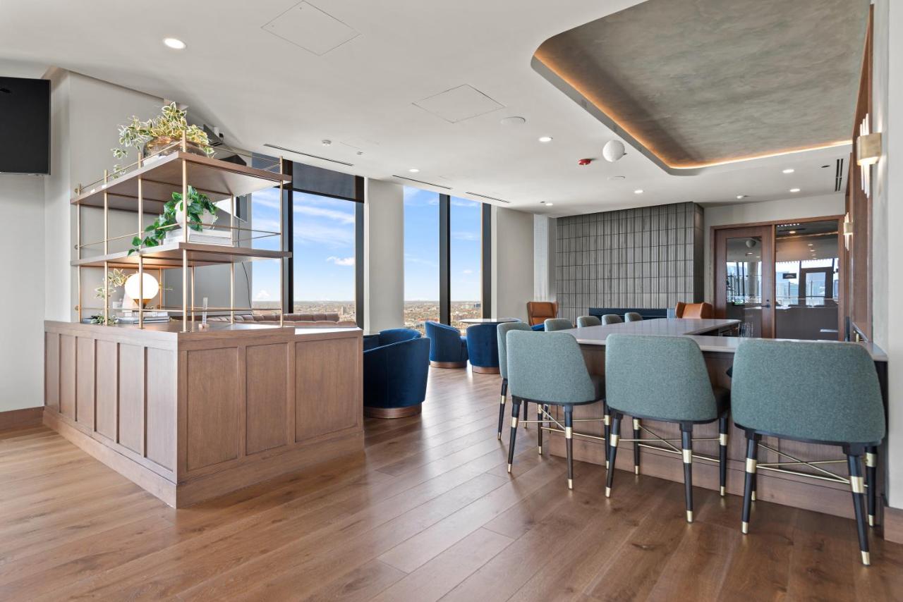 Foundry Unmatched Skyline Views at Lincoln Park - B&B