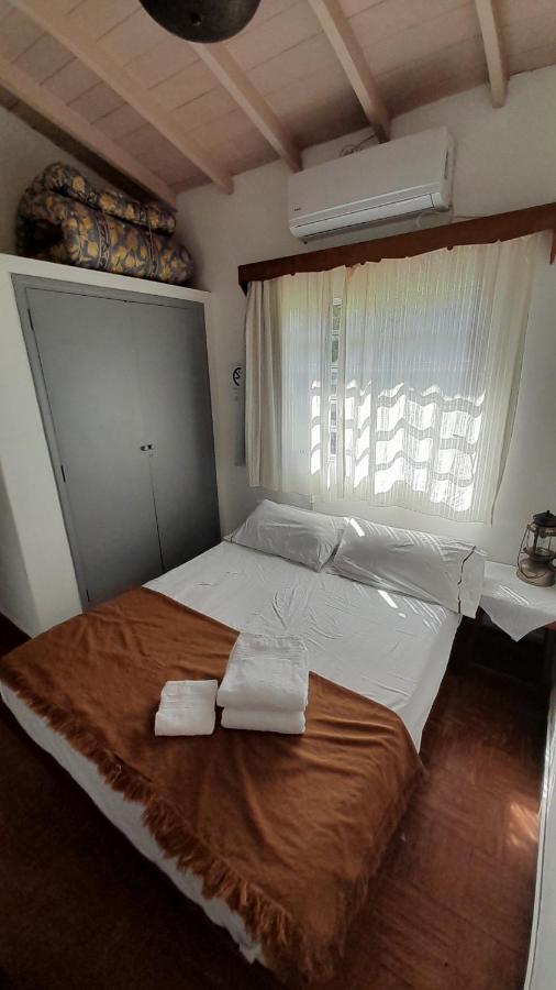 B&B Muñiz - Casa de Huéspedes Muñiz sobre parque de 1000m2, 1 dormitorio, 20m2 cubiertos, baño con ducha, pileta cilíndrica de 3x076 - Bed and Breakfast Muñiz