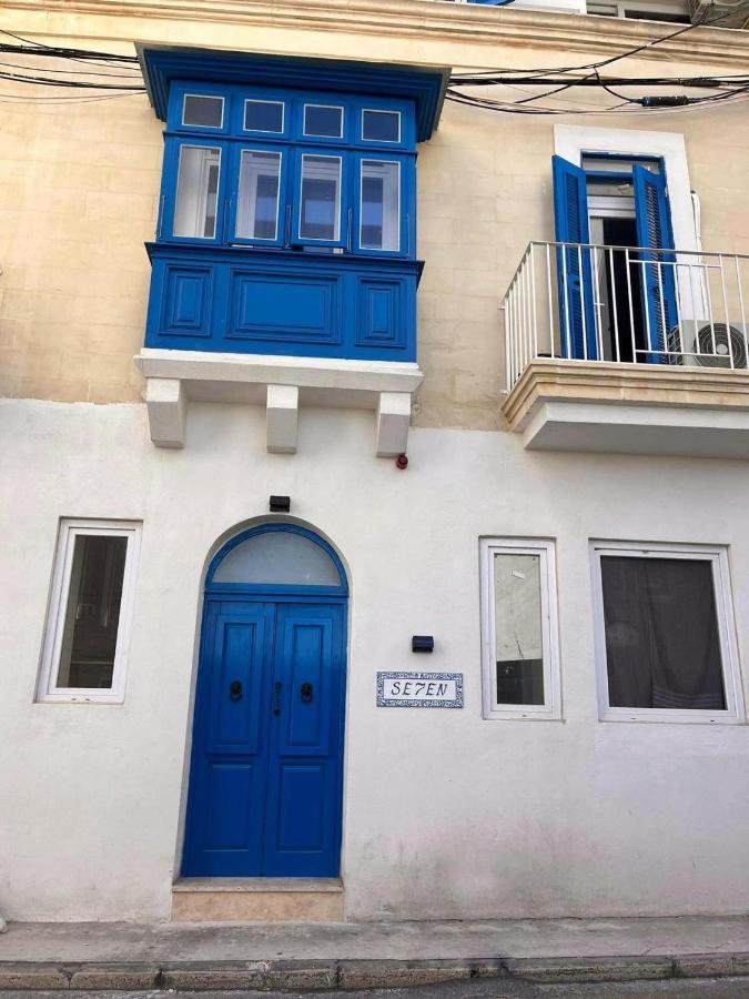 Modern Bedroom with own Bathroom and Balcony Best Area St Julians - 3 mins Seafront - shared common area - Ferienwohnung St. Julian's