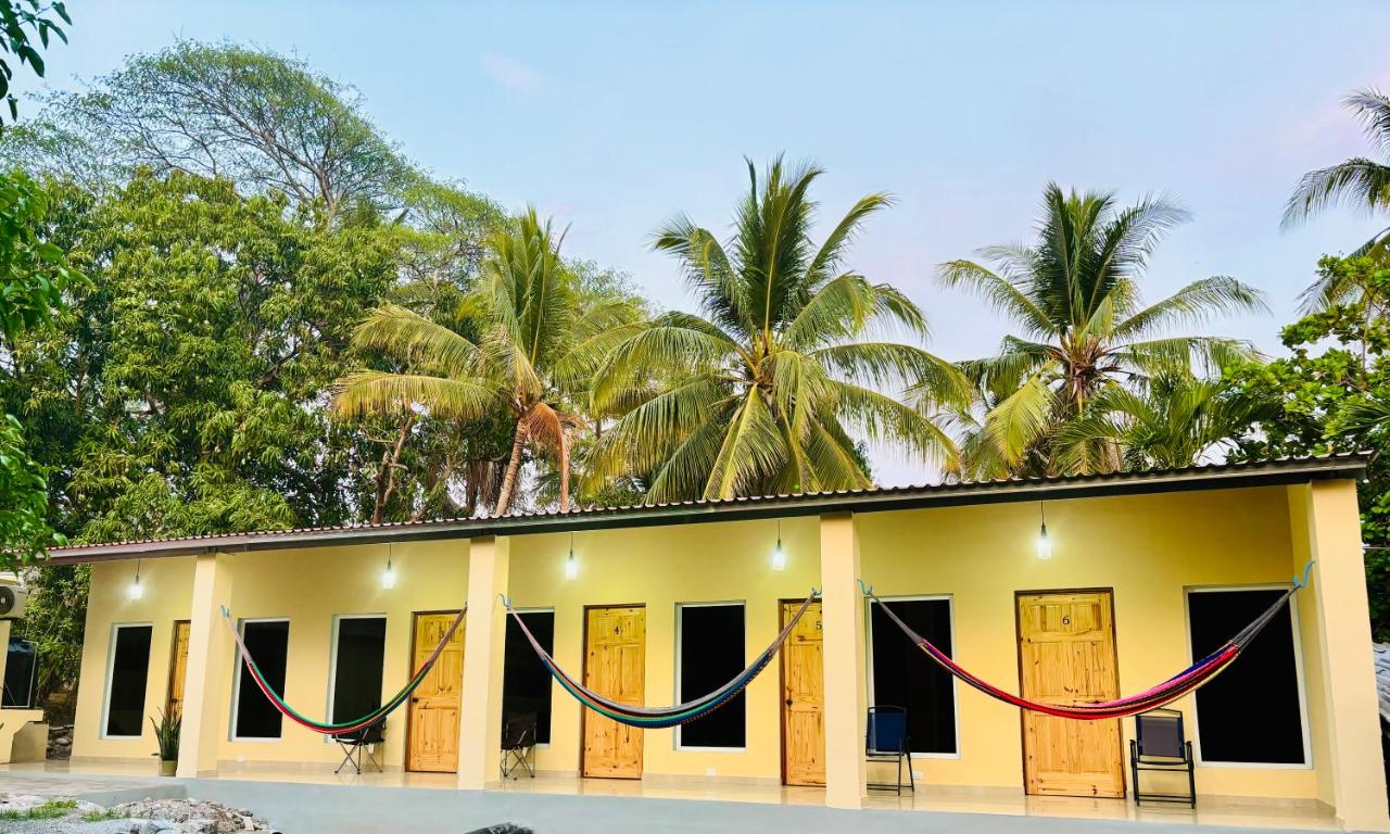 Hostal Camila’s - B&B Tamanique