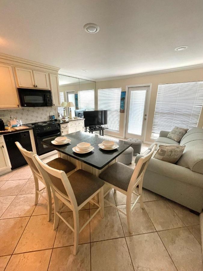 Seascape 1221 Condo - B&B