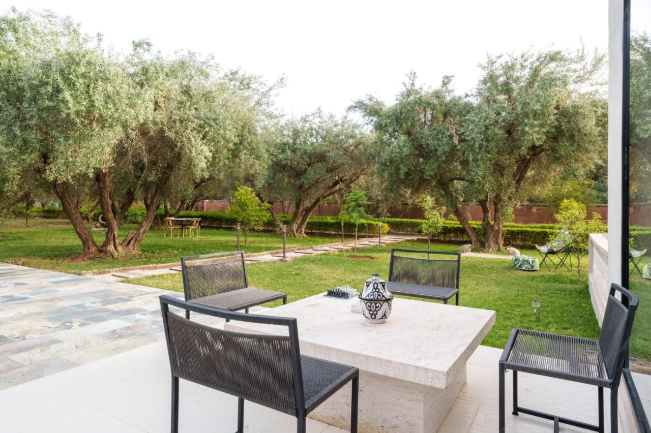 Villa SOUAD avec piscine privée & jardin - B&B