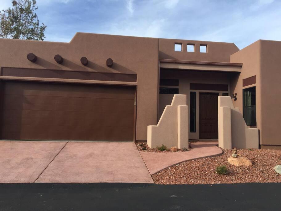 Elevated Zen: Sedona's Rooftop Retreat for 9! - Bed and Breakfast Sedona