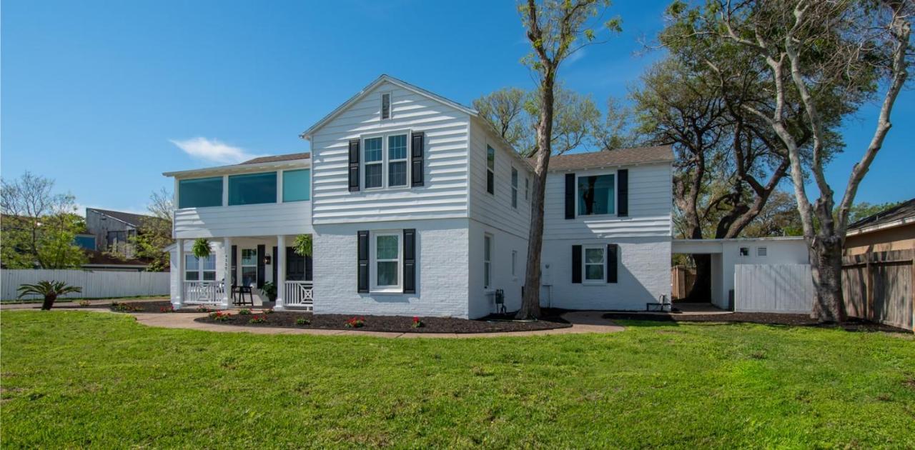 Coastal Oasis - Beautiful Ocean Views Awaits - B&B Corpus Christi