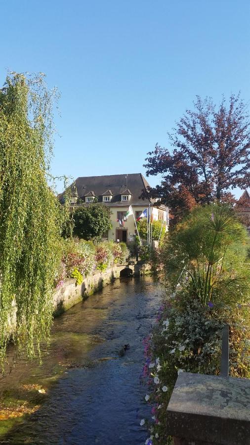 Meublés du 25 N3 Studio 1er Etage - Bed and Breakfast