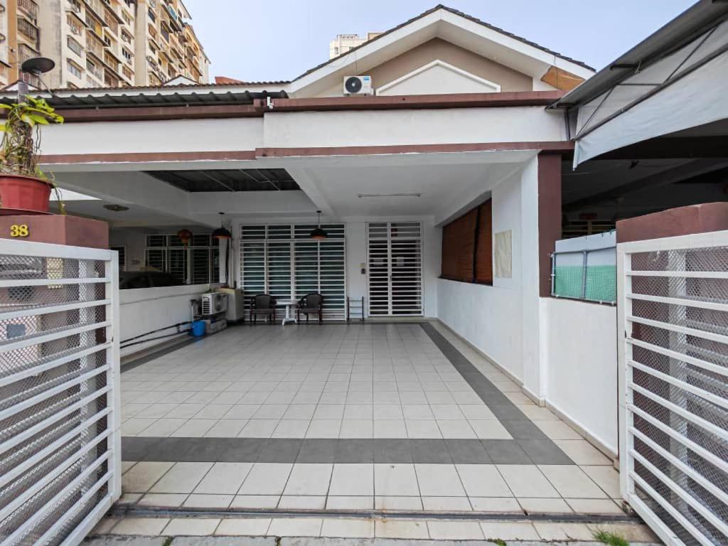 38 Georgetown 3 Storey Terrace local food 5rooms 16pax - Ferienwohnung George Town