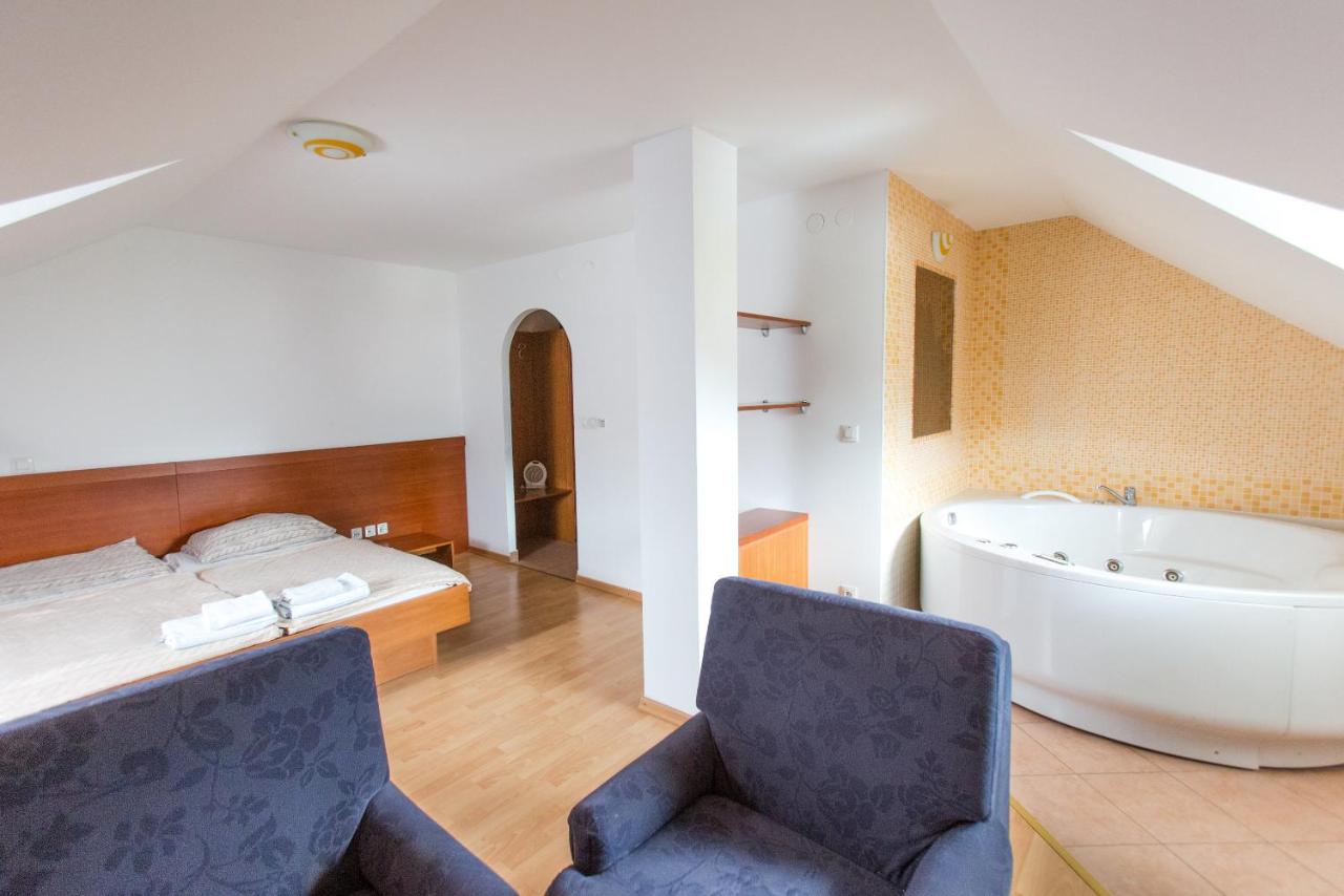 Double Room with Spa Bath