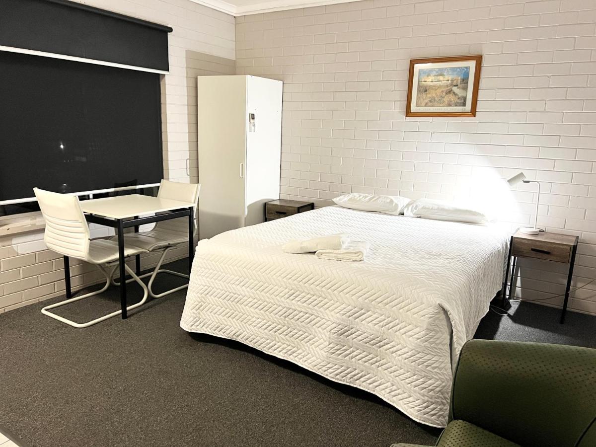 Habitación con cama grande 