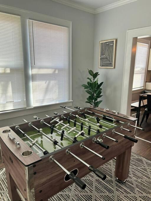 Downtown Charm, 3 Bdr, Near Rest and Bars - Chambres d’hôtes