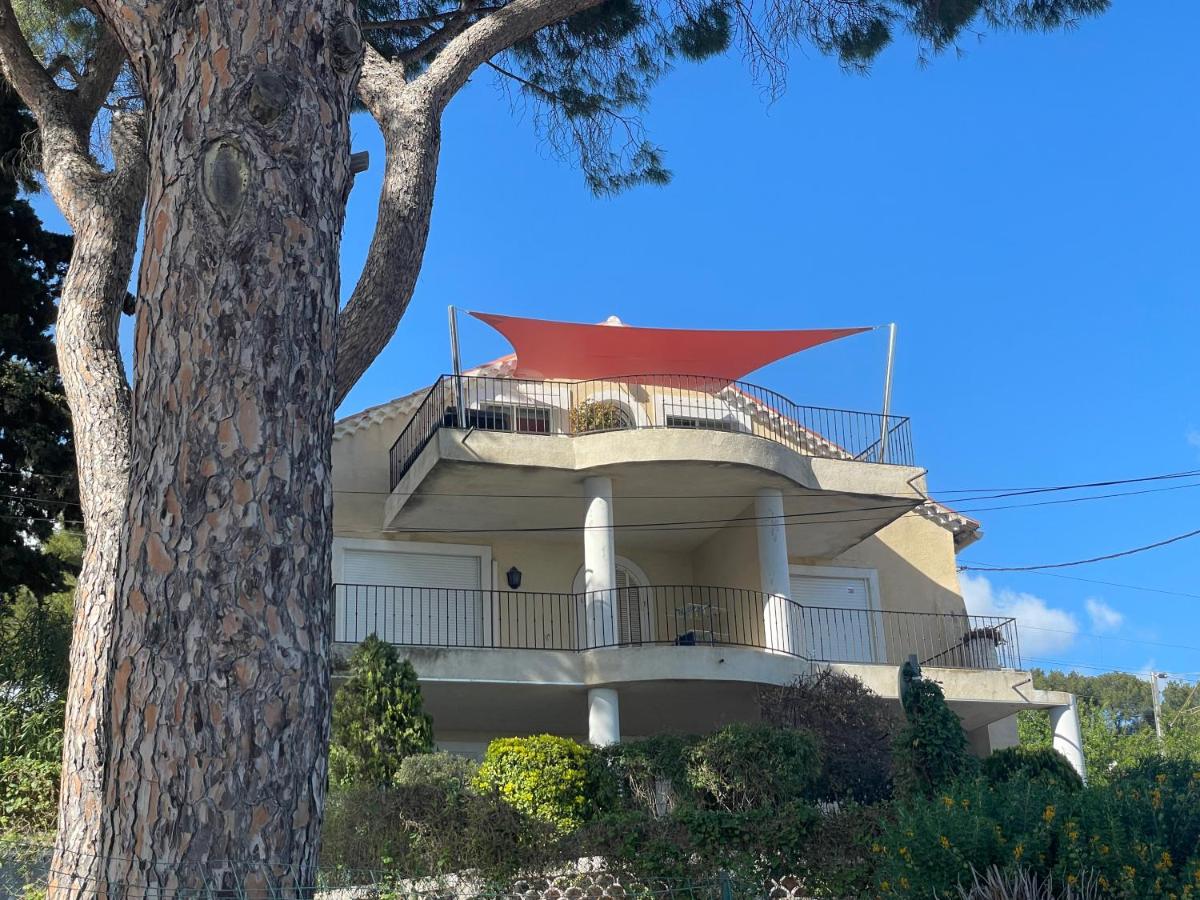 Bandol : Très bel Appartement Avec Grande Terrasse et vue Exceptionnelle sur mer - B&B