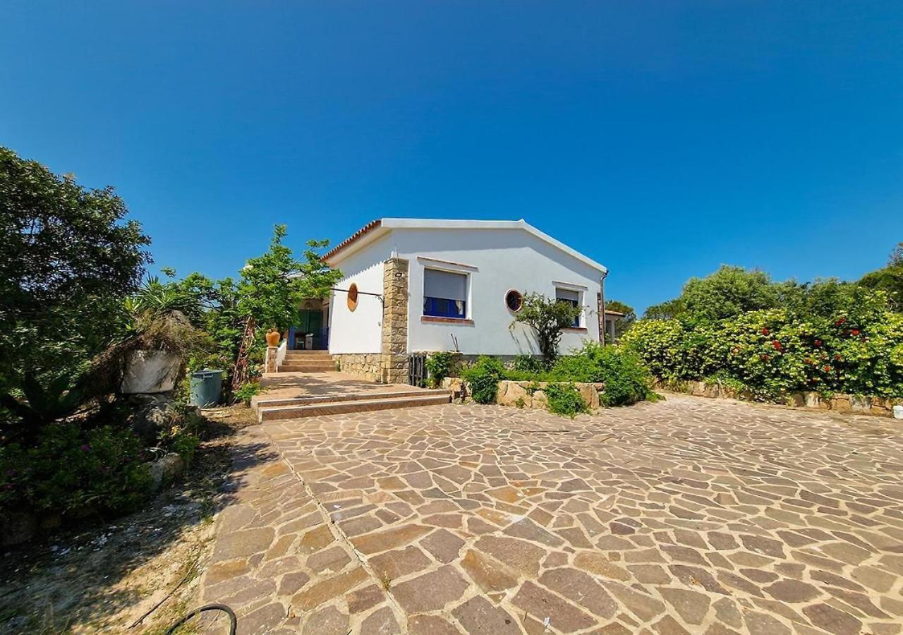 LaureLiving Holiday Home Villino Marinella - B&B La Maddalena