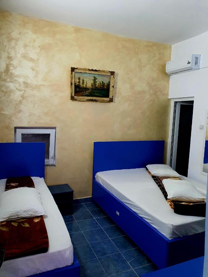 Deluxe Zimmer (2 Erwachsene & 1 Kind)