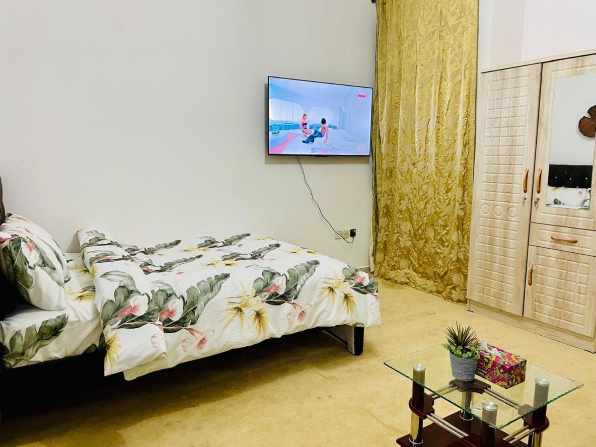 B&B Abu Dhabi - Relaxation Quiet Room Apartment - Bed and Breakfast Abu Dhabi