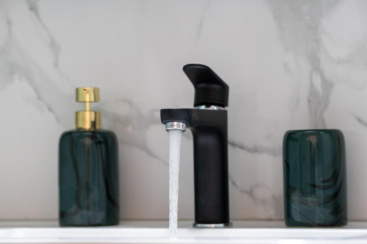 Lovely and Modern 3bd apartment close to Ampelokipoi metro - Ferienwohnung Athen