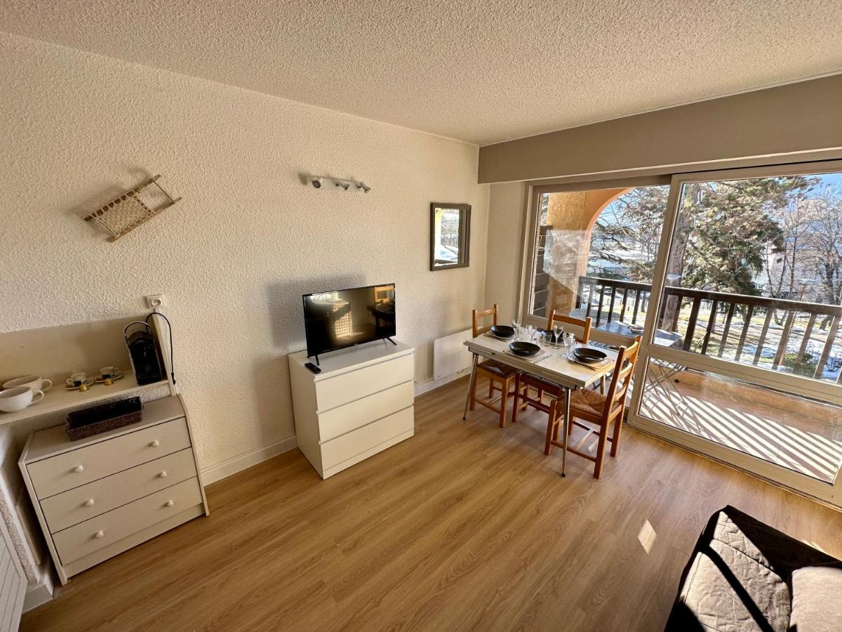 Studio terrasse sud vue montagne - B&B