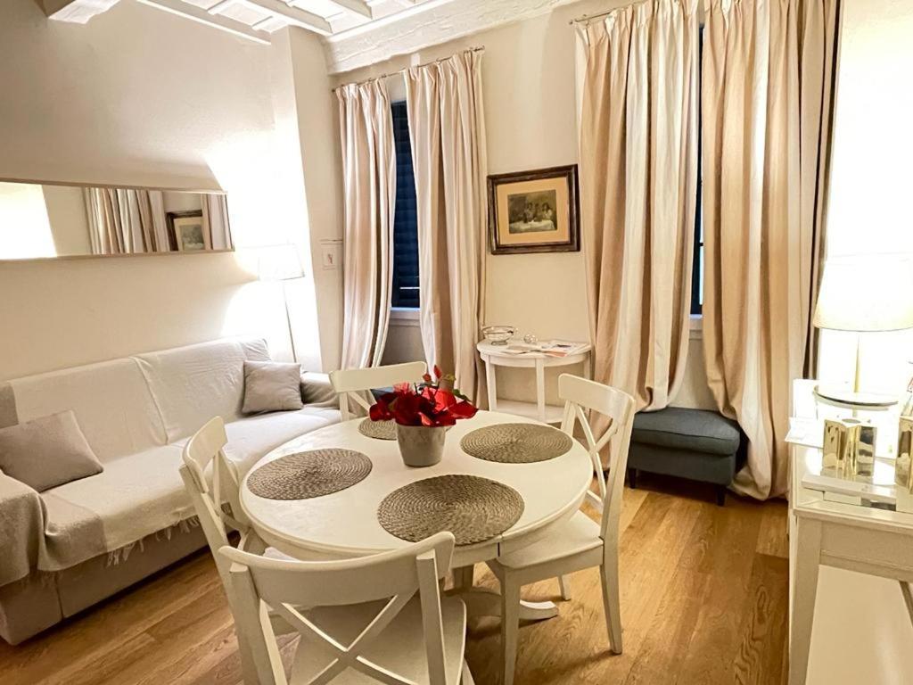 Cozy Santa Maria Novella Uffizi Duomo 2beds-2baths - Ferienwohnung Florenz