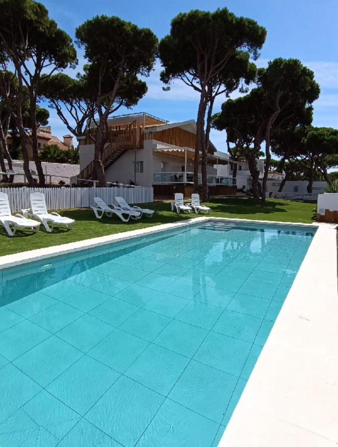 Apartamento Levante 3, con piscina y parking. - Chambres d’hôtes Chiclana de la Frontera