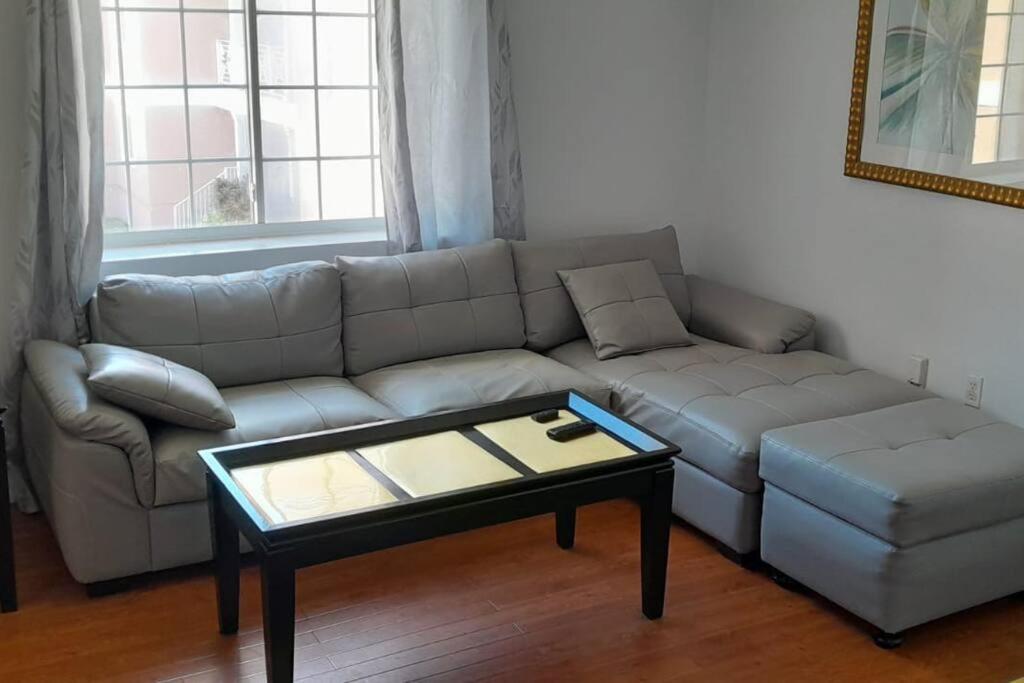 B&B Georgetown - Upgraded 2 Bedrooms Apartment, Near Amenities - Bed and Breakfast Georgetown