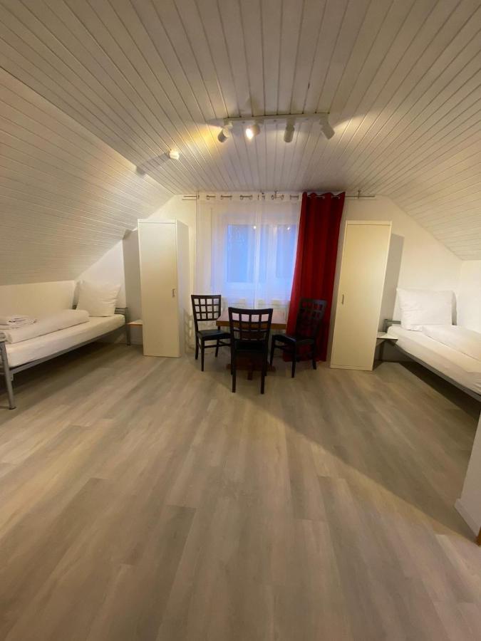 Monteuren Apartment Reutlingen - B&B