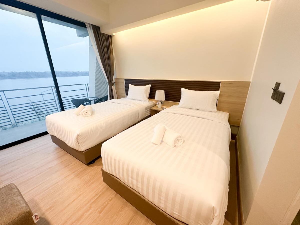  Twin Room with Balcony and River view