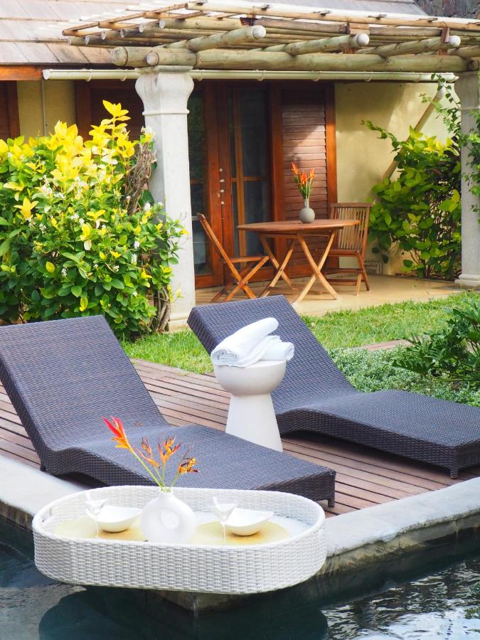 B&B Grand Baie - Balinese Bliss Villa , Harmonious Decor , Private Pool, Outdoor Shower, Tropical Garden - Bed and Breakfast Grand Baie