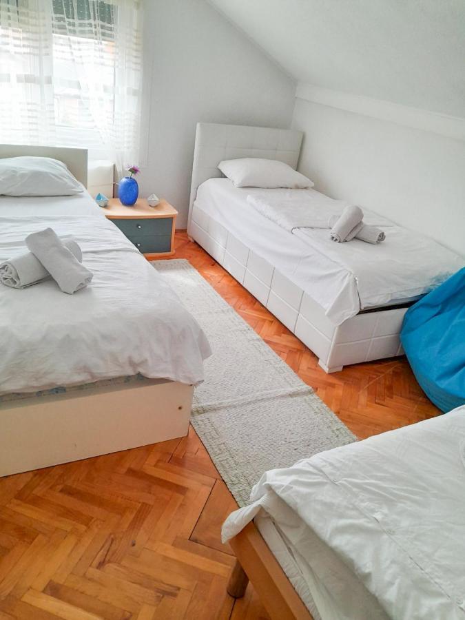 Chambre Triple Économique avec Salle de Bains Commune