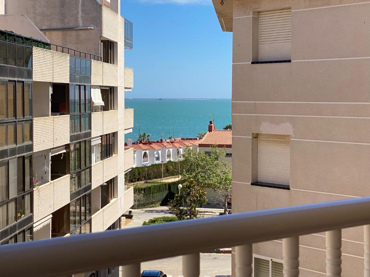 Apartamento vistas al mar, segunda línea 3 habitaciones - Chambres d'hôtes Sant Carles de la Ràpita