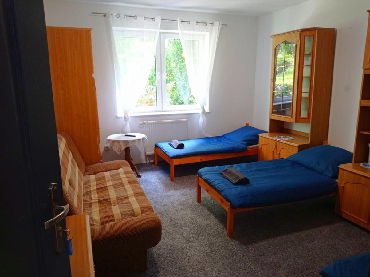 B&B Danzica - Gdańsk tanie noclegi pokój nr 3 1-4 osobowy z łazienką na korytarzu - Bed and Breakfast Danzica