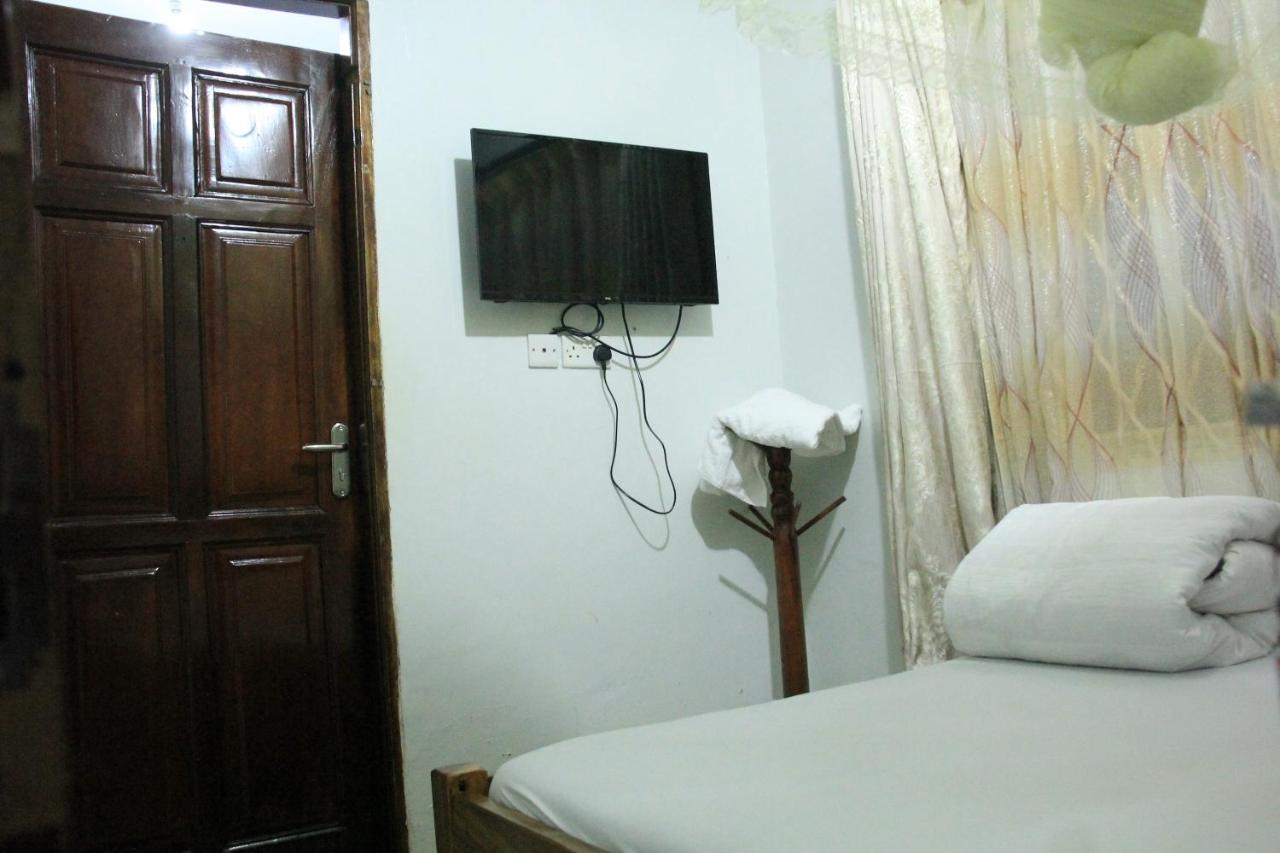 B&B Kampala - Flamingo OpenHouse Namugongo - Bed and Breakfast Kampala