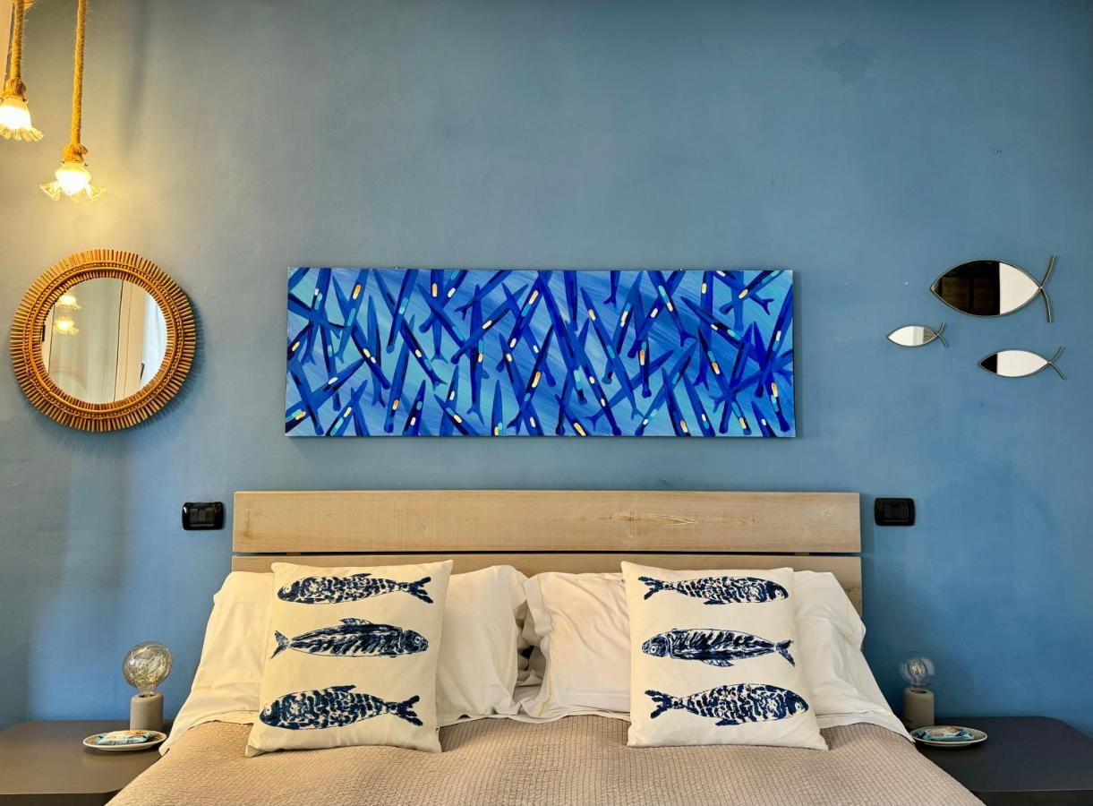 Deluxe Double Room with Side Sea View