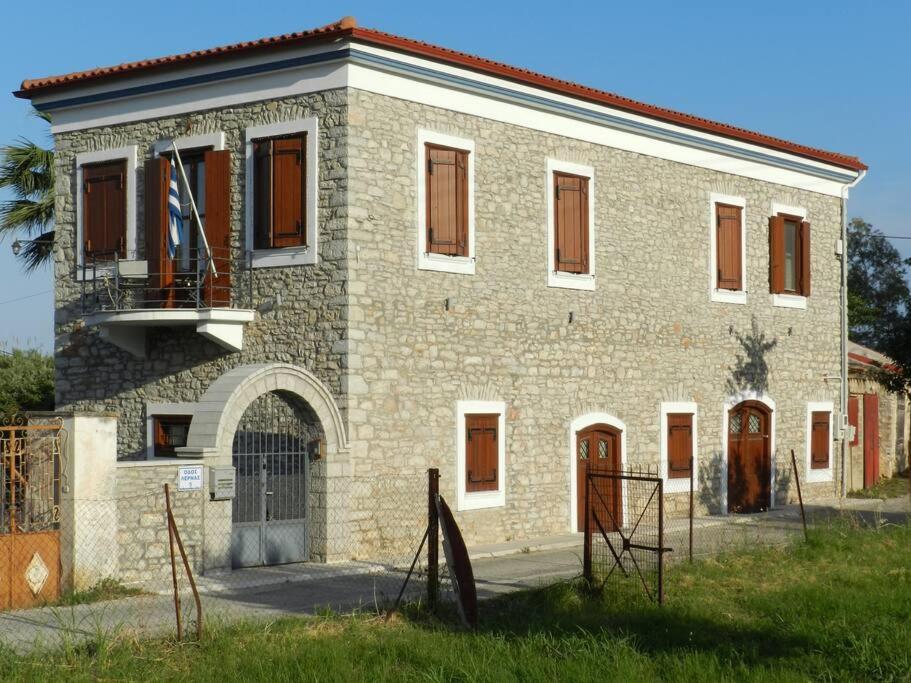 La Casa di Ercole across bay of Nafplio. - B&B