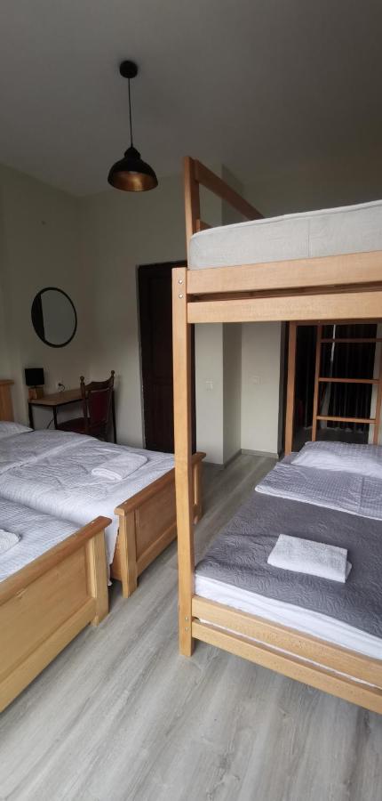 Camera Quadrupla con Balcone e con Vista sui Monti