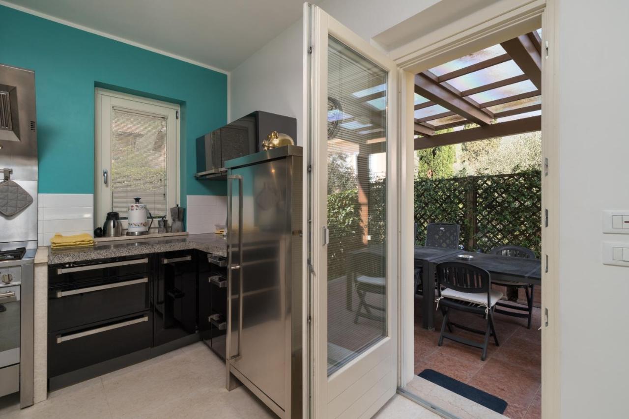 Villa Oleandri, con Piscina privata e Vista Lago - Ferienwohnung