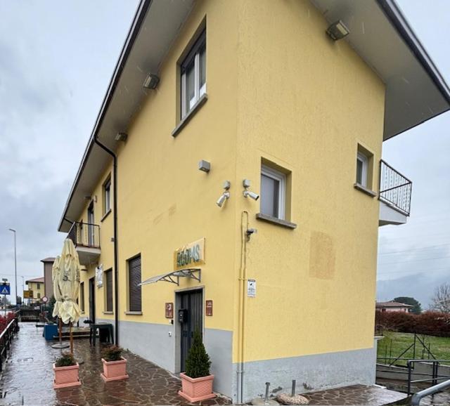 Airuno Rooms - B&B