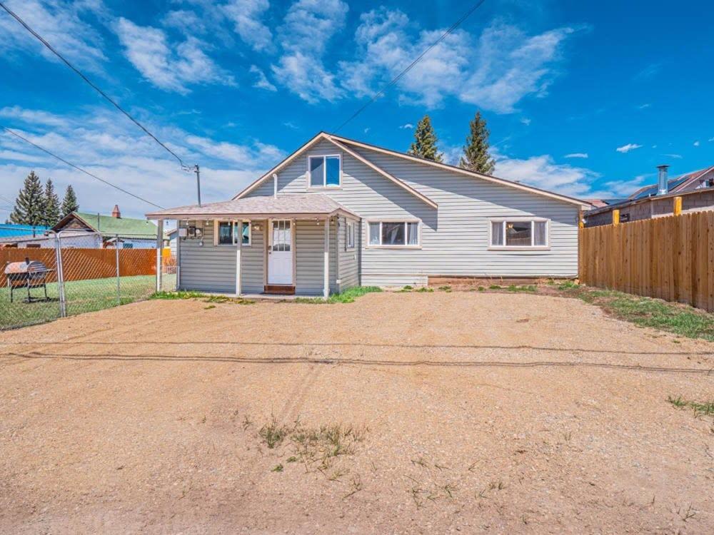 Mom's House - 1 block from downtown & Hot Tub - Ferienwohnung Leadville