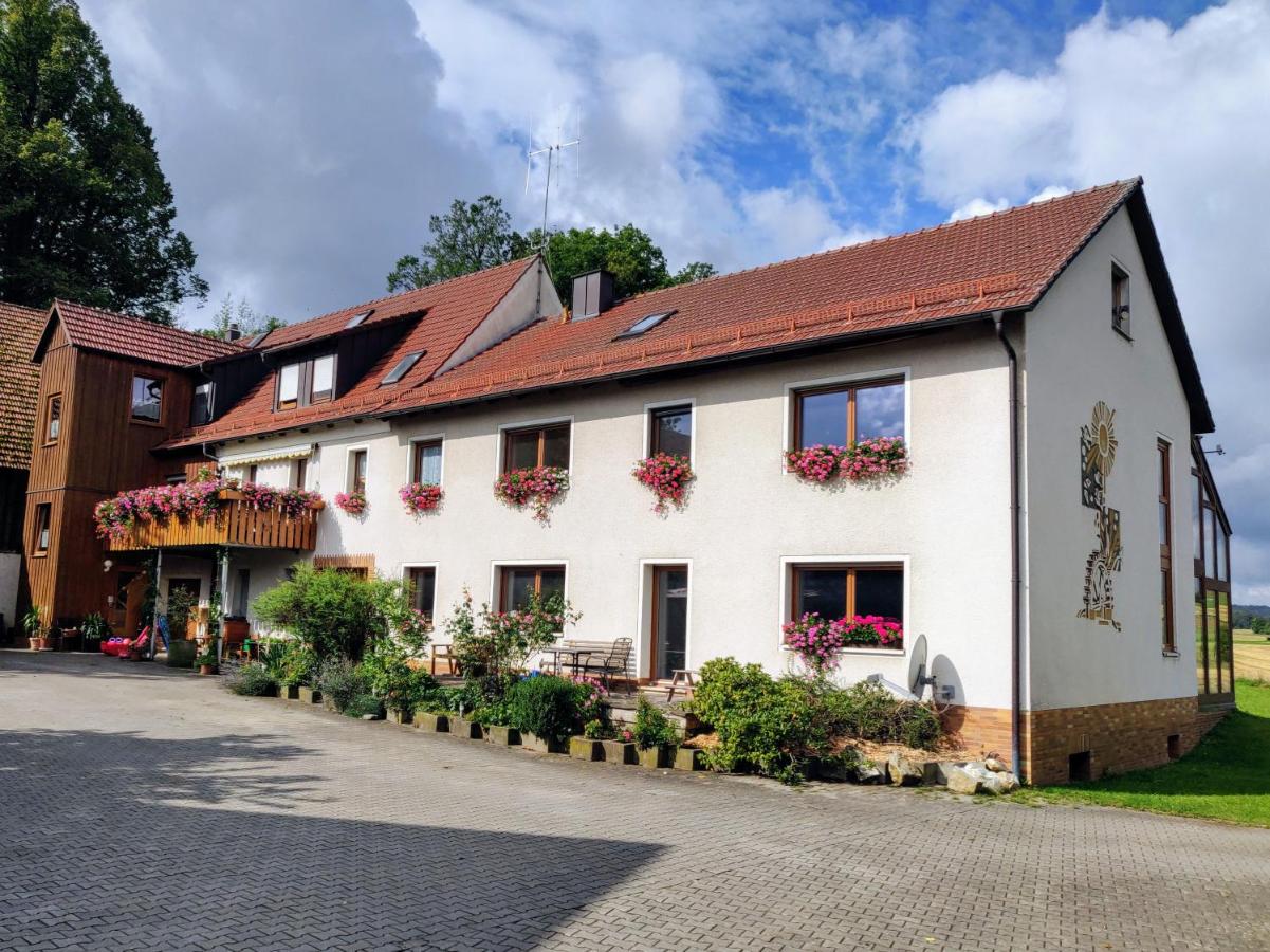 B&B Edelsfeld - Ferienwohnung Herbst - Bed and Breakfast Edelsfeld