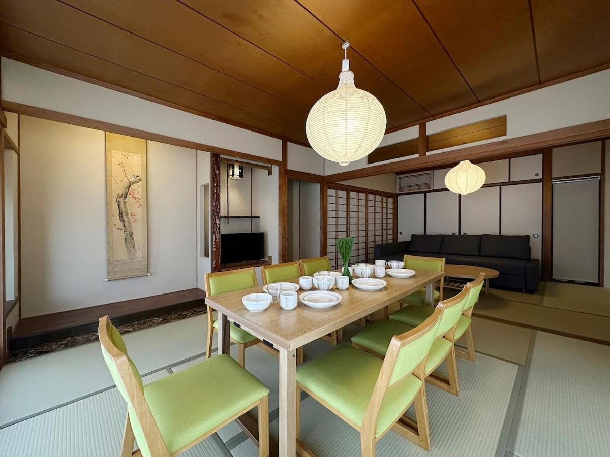 B&B Hatsukaichi - bLOCAL Itsuki - Charming Private House in Miyajimaguchi Near Itsukushima Shrine Upto 18 ppl - Bed and Breakfast Hatsukaichi