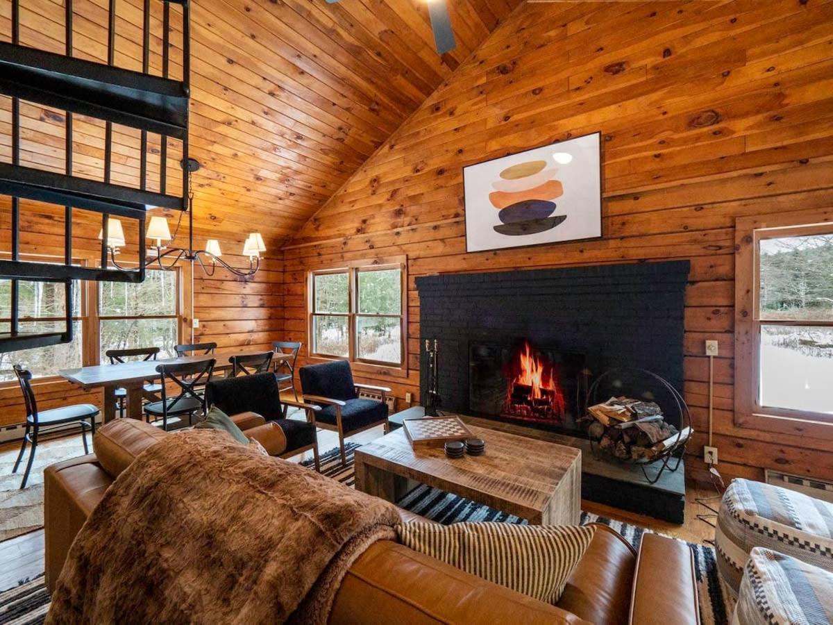 Berkshire Vacation Rentals: Private Cabin On Over 12 Acres Of Woods - B&B